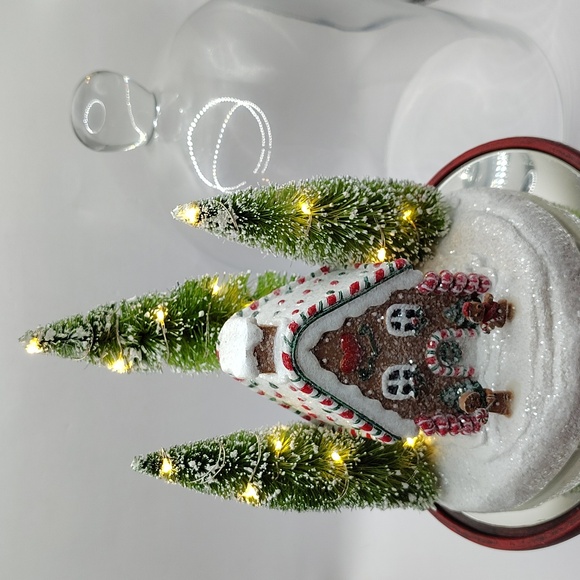 Valerie Holiday Scenes Gingerbread House Dome Illuminated Xmas Decor Unique - Picture 7 of 8